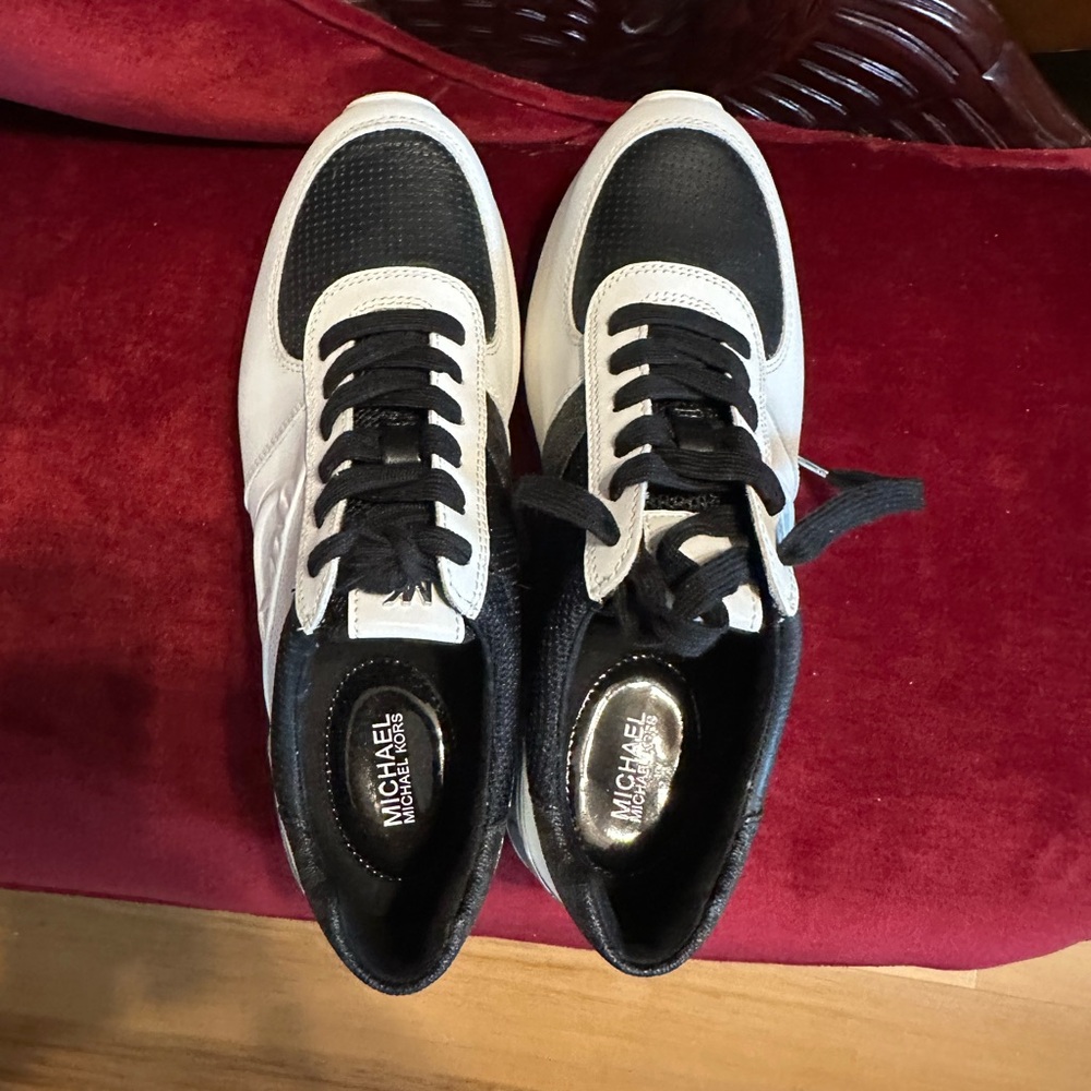 Michael Kors Ladies Black and White Sneakers